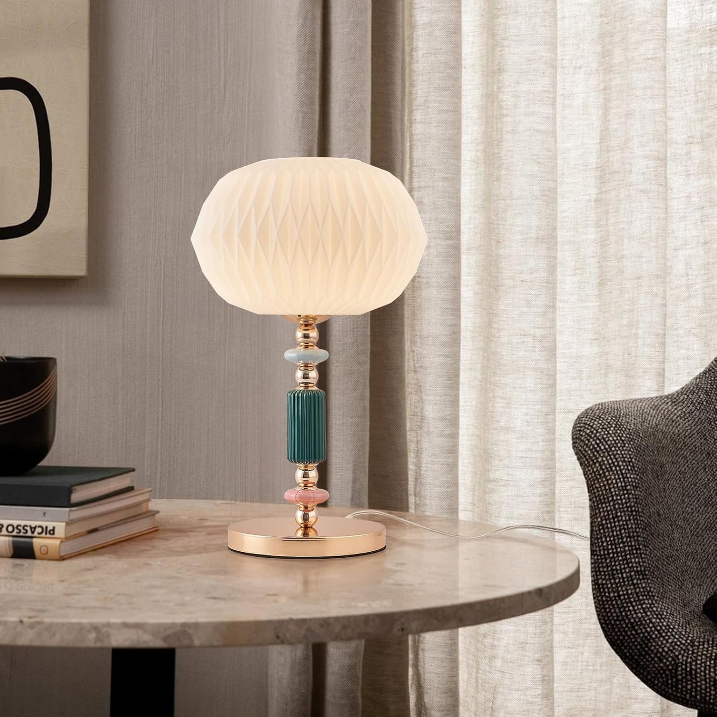 Lámpara de mesa moderna con pantalla de vidrio blanco lechoso y base metálica, lámpara de escritorio con cable y interruptor, adecuada para dormitorio y sala de estar.