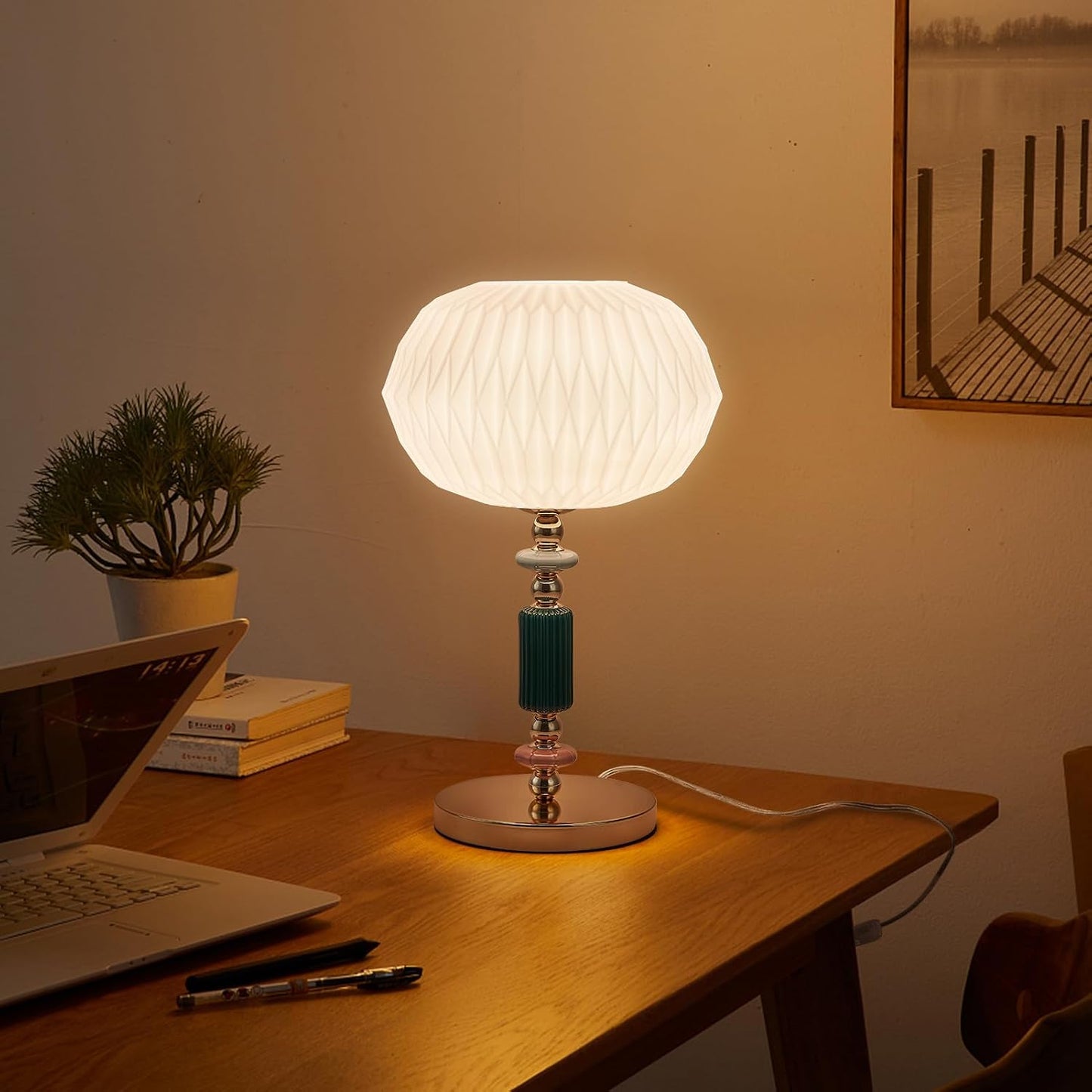 Lámpara de mesa moderna con pantalla de vidrio blanco lechoso y base metálica, lámpara de escritorio con cable y interruptor, adecuada para dormitorio y sala de estar.