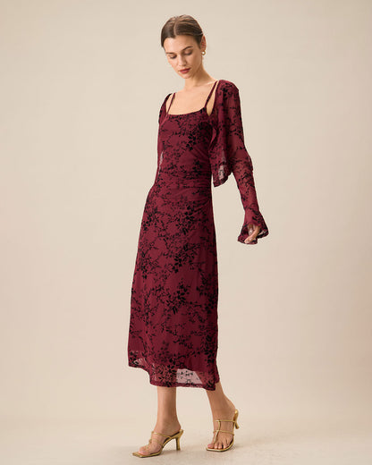 Vestido midi ajustado con patrón de flores rojas