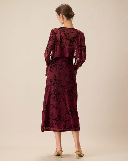 Vestido midi ajustado con patrón de flores rojas