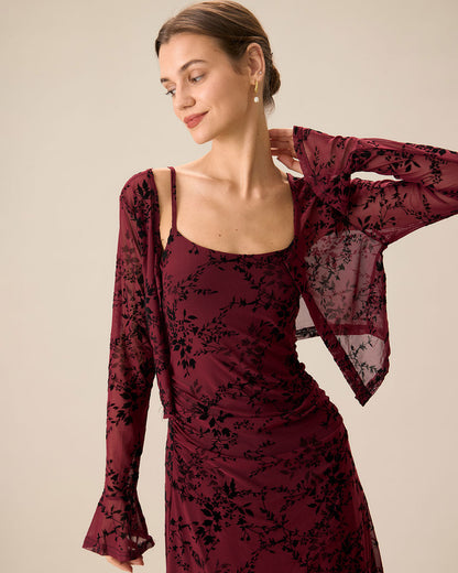 Vestido midi ajustado con patrón de flores rojas